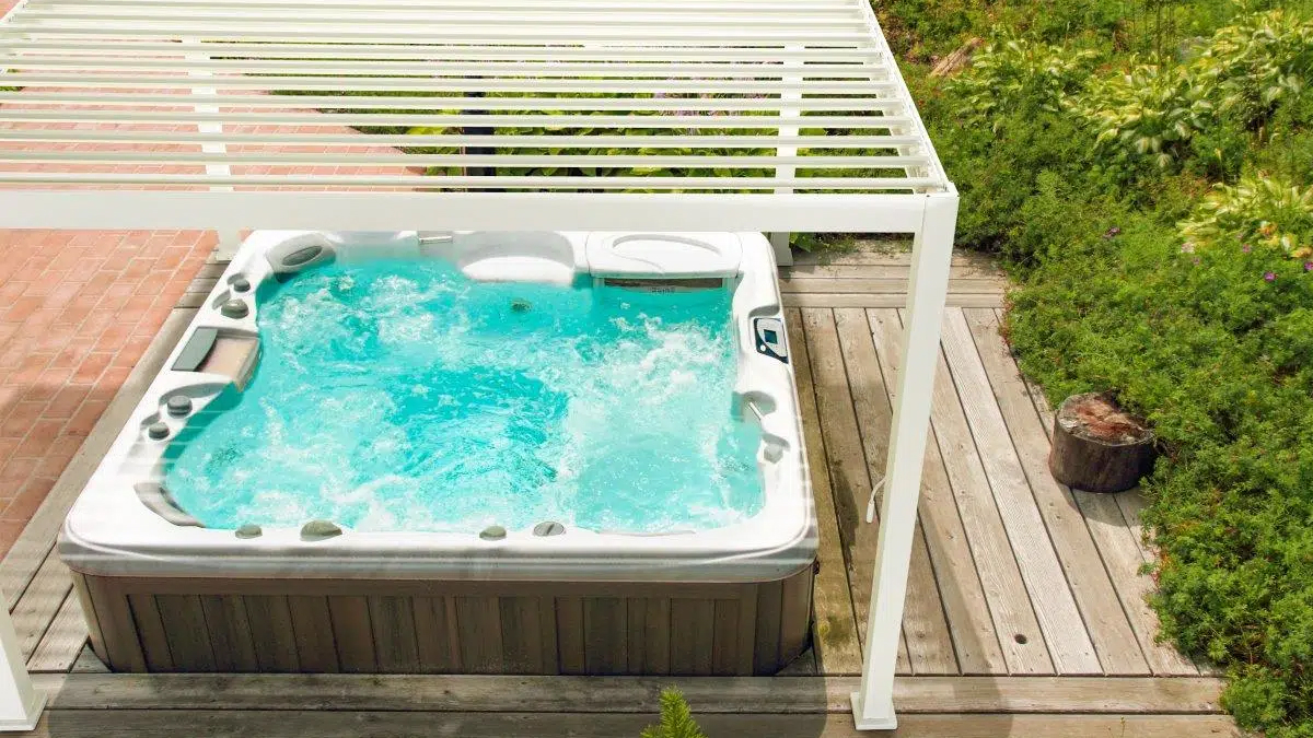 Moderní bioklimatická hliníková pergola DELUX Moderní bioklimatická hliníková pergola DELUX